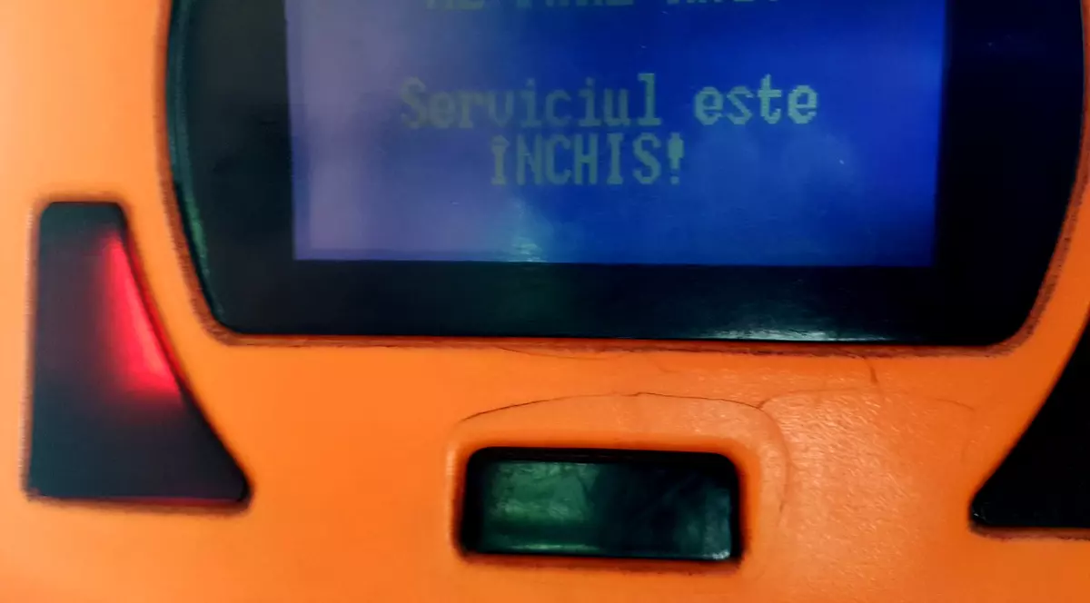 Validatoarele RATB au suprataxat călătorii iar apoi s-au închis pur și simplu