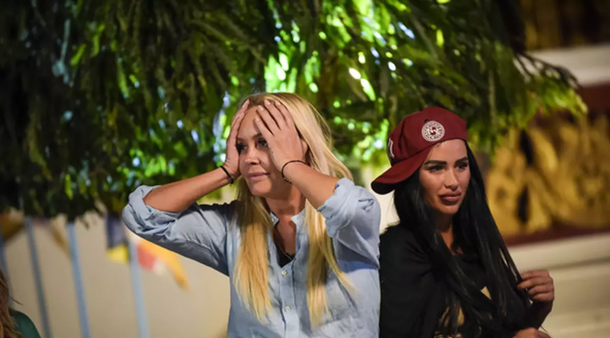 Vica Blochina și Daniela Crudu au făcut spectacol în bucătărie. "Ea își caută soț, să vedeți ce bine gătește”