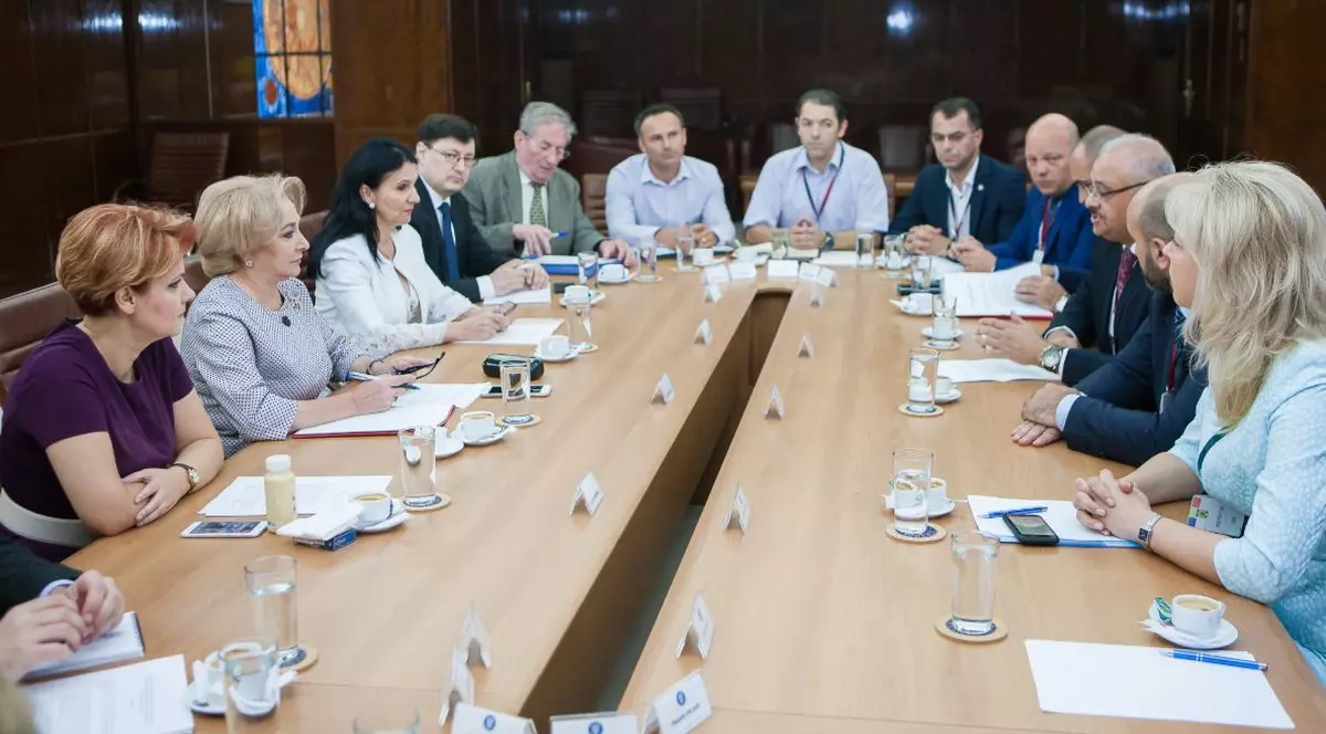 Premierul Dăncilă se întâlnește cu sindicatele din sănătate; Discuții cu miniștrii Muncii, Sănătății și de Finanțe, despre greva generală