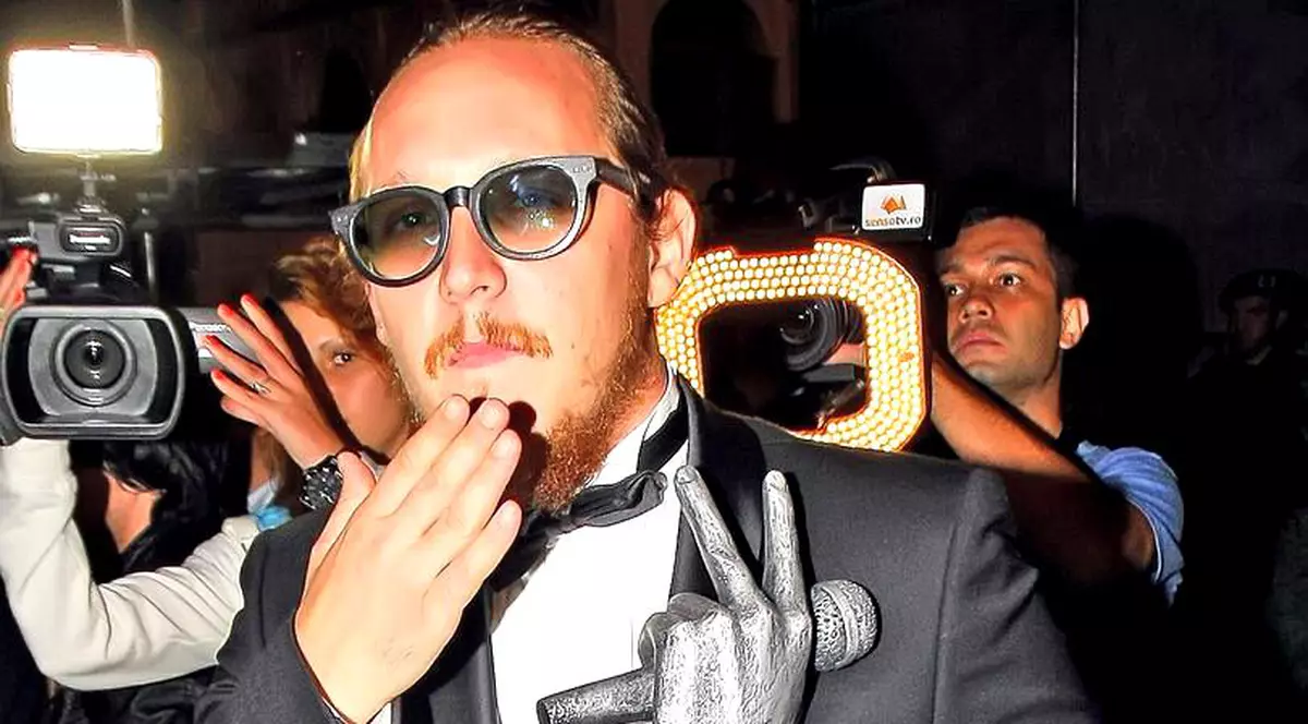 What’s Up s-a transformat total. Artistul este chel și a slăbit foarte mult