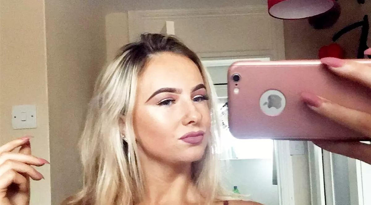 O tânără care prezenta simptomele unei răceli a ajuns în comă