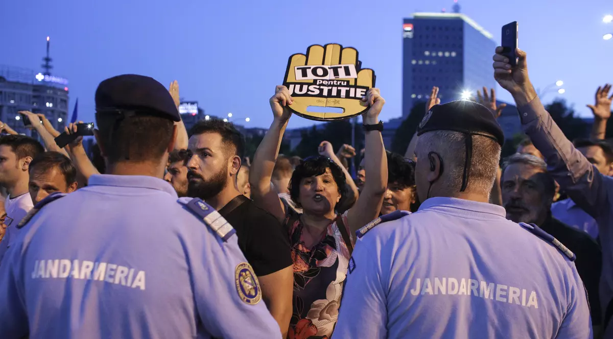 Protestele din România, în presa internațională. Reținerea jurnalistului german, în marile publicații
