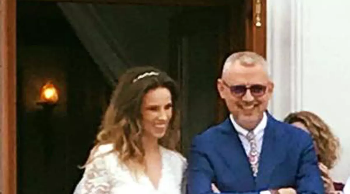Gabriela Firea a oficiat căsătoria dintre jurnaliștii Ionela Năstase și Vlad Petreanu. 
