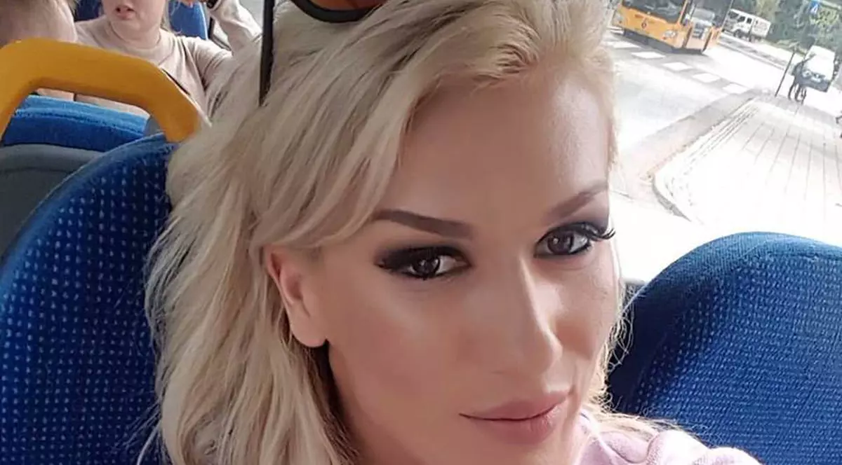 FOTO| O româncă a câștigat cel mai tare concurs de fitness din lume. Cum arată Andreea Căzăceanu dezbrăcată