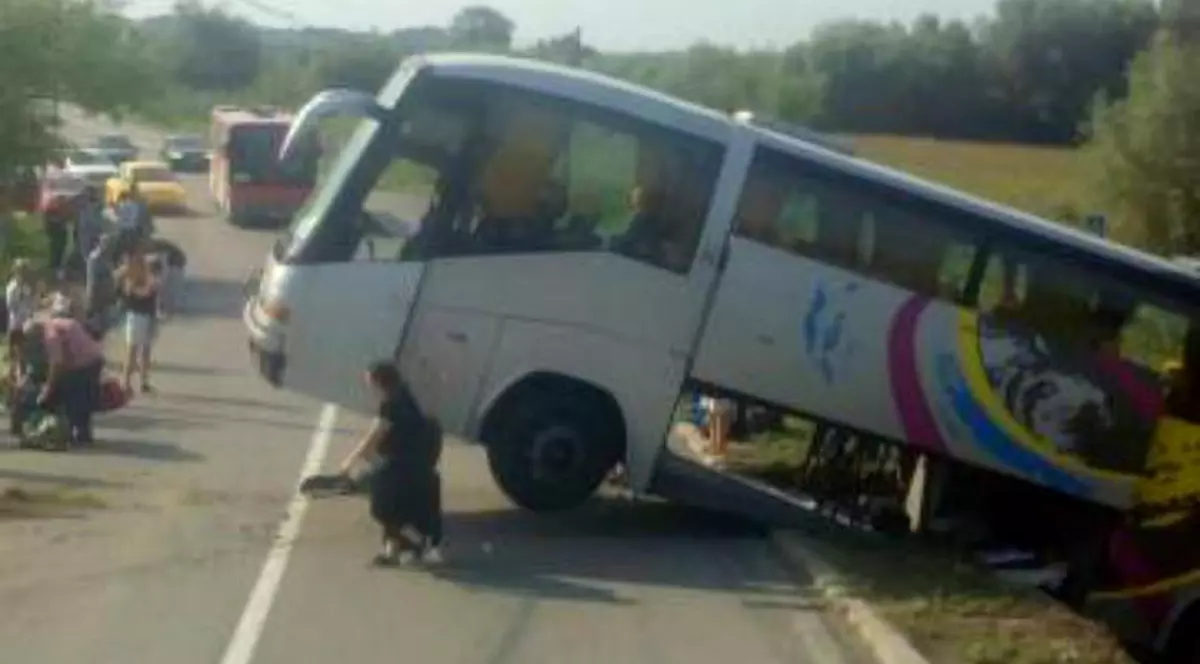 Autocar cu români, implicat într-un accident în Bulgaria, lângă Vidin