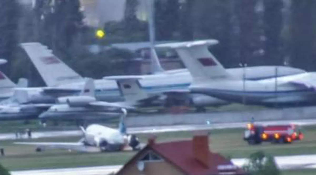 Un avion cu 169 de pasageri la bord a aterizat în afara pistei în Kiev