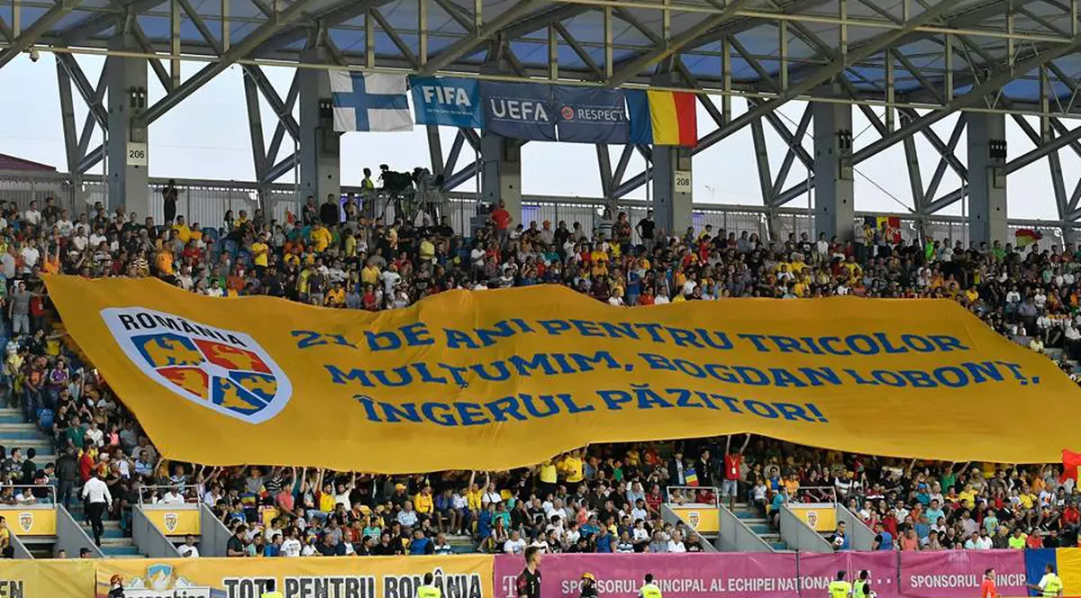 FRF falsifică istoria naționalei, printr-un banner mincinos. Bogdan Lobonț a fost tricolor 15 ani, nu 21!