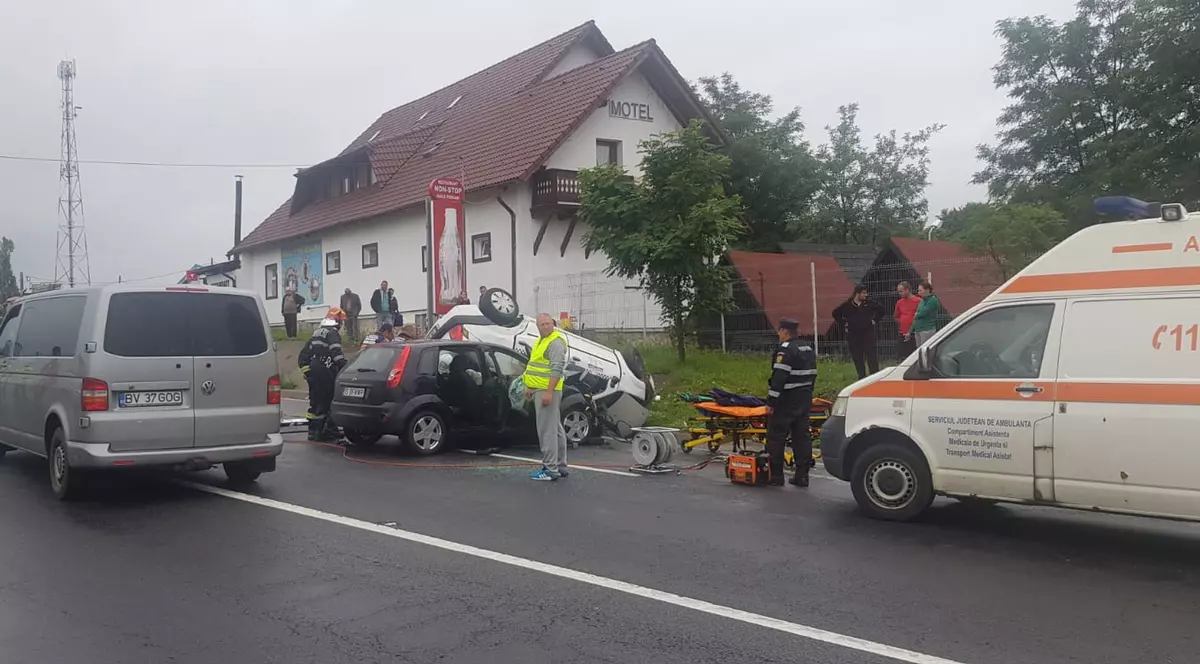 Doi morți și trei răniți grav, în două accidente petrecute aproape simultan pe DN1, la Perșani