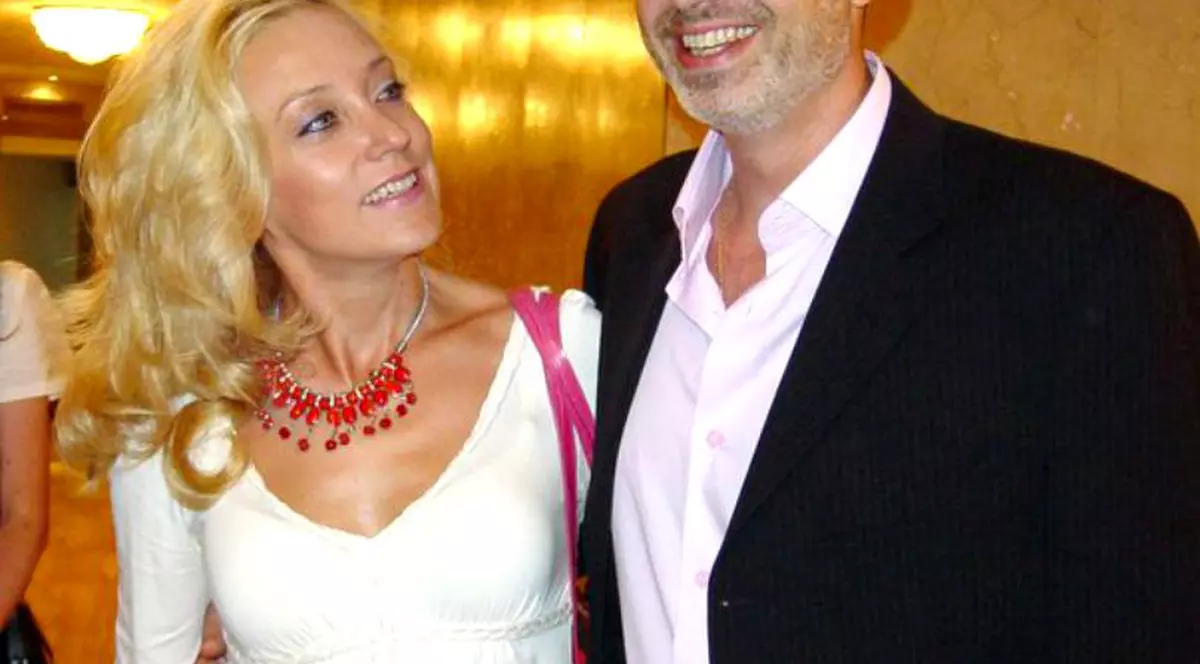 Cum mai arată prima soție a lui Cătălin Crișan. Lucia e femeia care i-a dăruit doi copii | FOTO