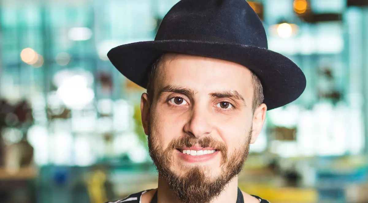 Începe "Cine-i Chefu'?". Imagini cu Chef Foa de pe platourile de filmare ale emisiunii