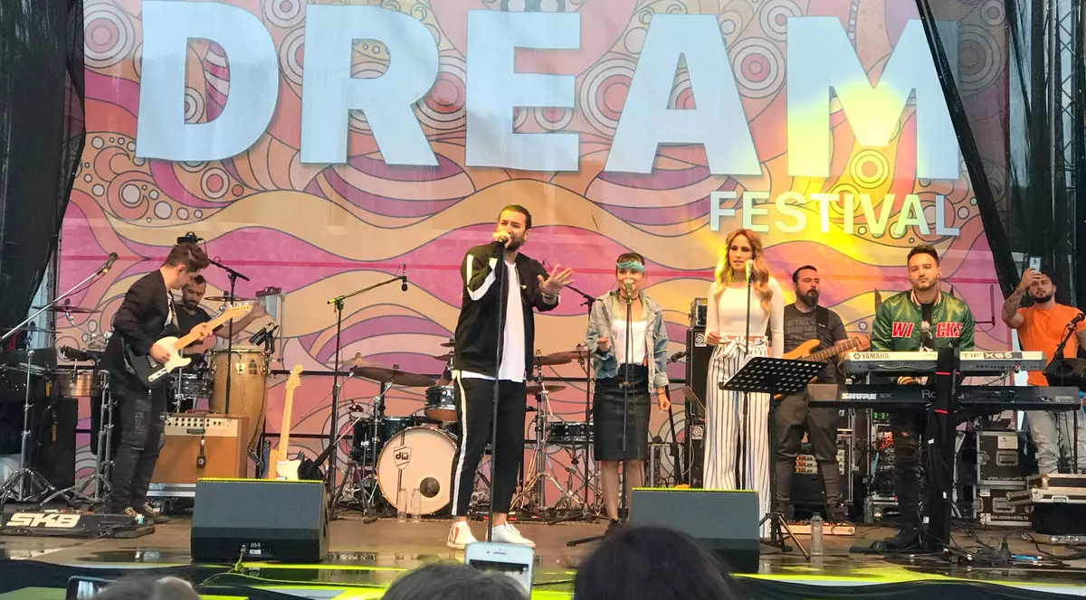 Smiley, Ellie White și  Irina Rimes au făcut spectacol pe scena de la Dream Family Festival