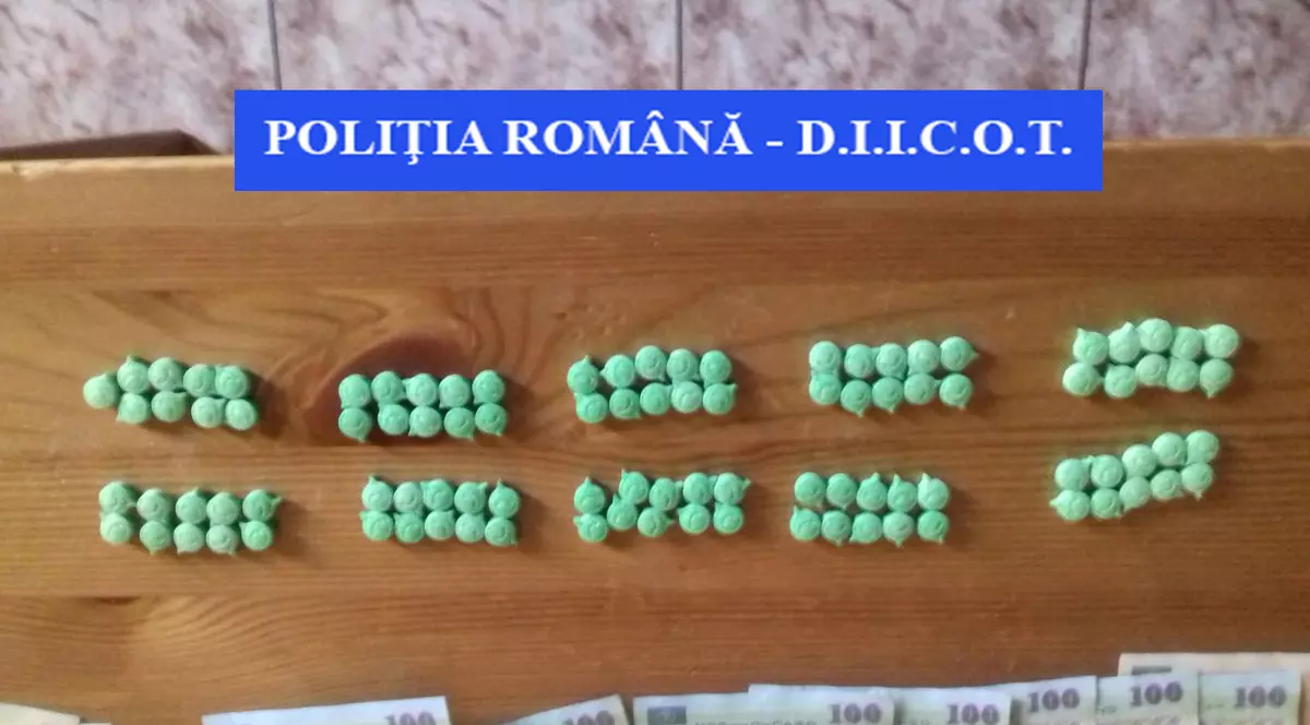 Rețea de traficanţi de droguri, destructurată de poliţiştii braşoveni