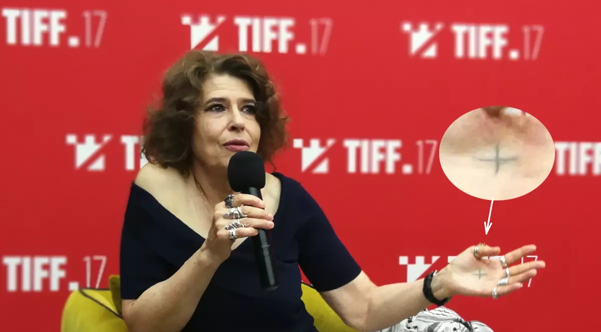 EXCLUSIV/Actrița Fanny Ardant are tatuată o cruce în palmă. ”Da, are o semnificație aparte...”