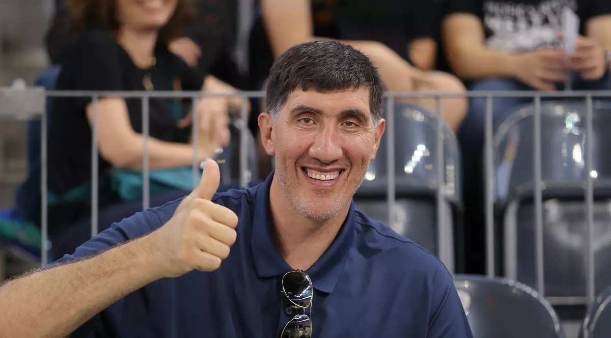 Simona Halep, folosită din nou în lupta politică. Imagine anti-Dragnea distribuită de Ghiță Mureșan