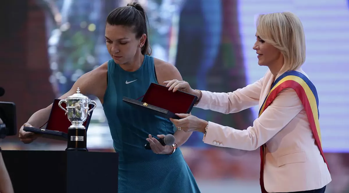 Cum a organizat Gabriel Firea primirea Simonei Halep pe Arena Națională, imagini nedifuzate. ”Să mor dacă nu vin!”. Cine sunt gărzile de corp ale Simonei