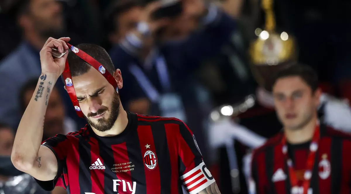 UEFA a exclus-o pe AC Milan din cupele europene. Plus o amendă consistentă