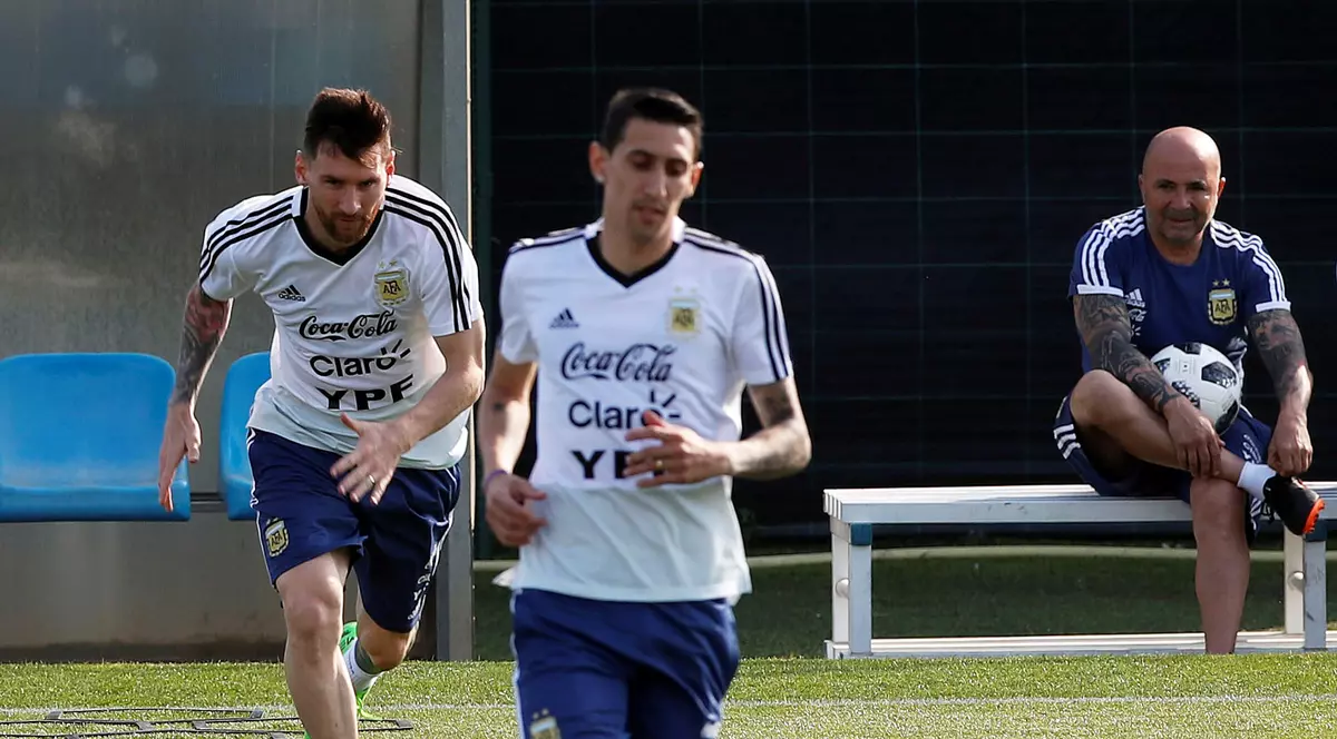 Sampaoli îl compătimește pe Messi: ”"Realitatea echipei Argentinei întunecă strălucirea lui”