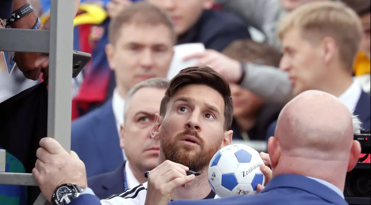 Argentina a făcut primul antrenament deschis în Rusia. Messi, asaltat de fani / GALERIE FOTO
