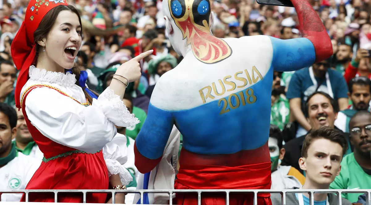 Rusia lasă granițele deschise pentru fanii Cupei Mondiale 2018. Decretul lui Putin