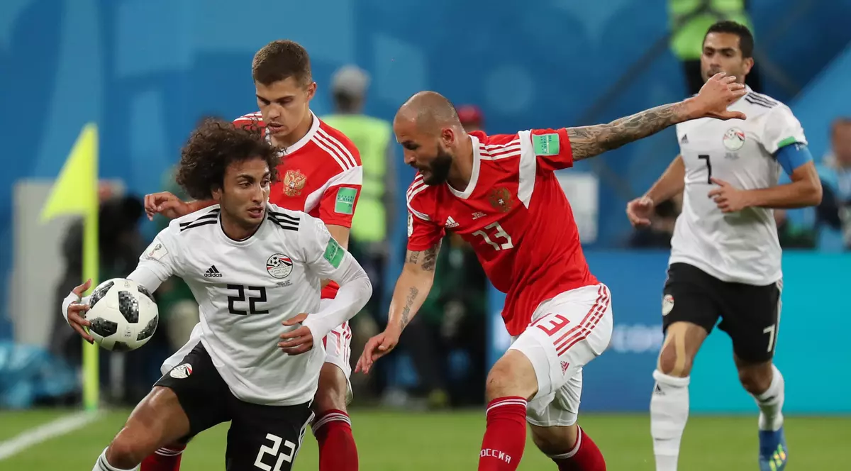 Egipt, protest la FIFA. Asiaticii îl pun la zid pe Enrique Caceres, arbitrul meciului cu Rusia.