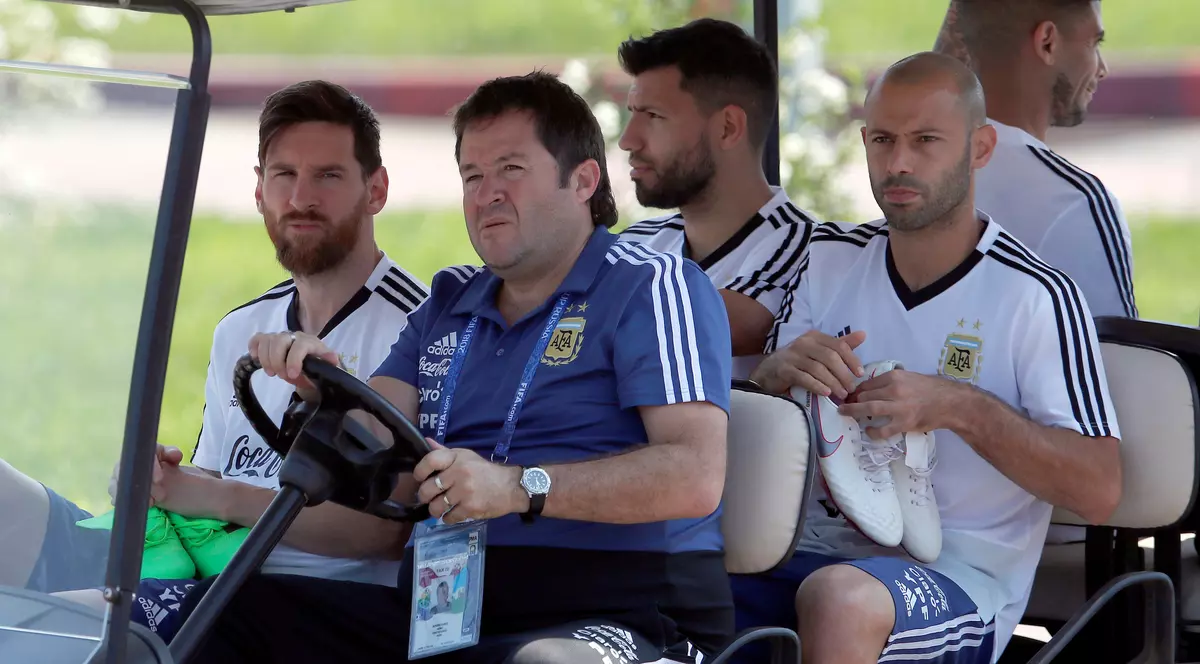 Bătaie în cantonamentul Argentinei. Pavon i-a tras un pumn lui Mascherano