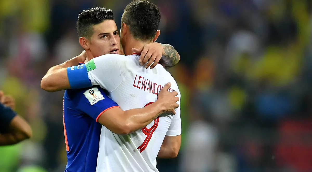 Lewandowski s-a făcut de râs și pe teren, dar și-n afara lui. Ce mesaj i-a transmis lui James Rodriguez înainte de turneul final