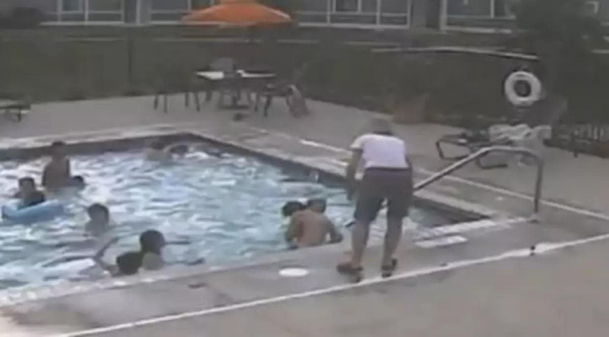 un băiat de 13 ani salvează de la înec un alt copil