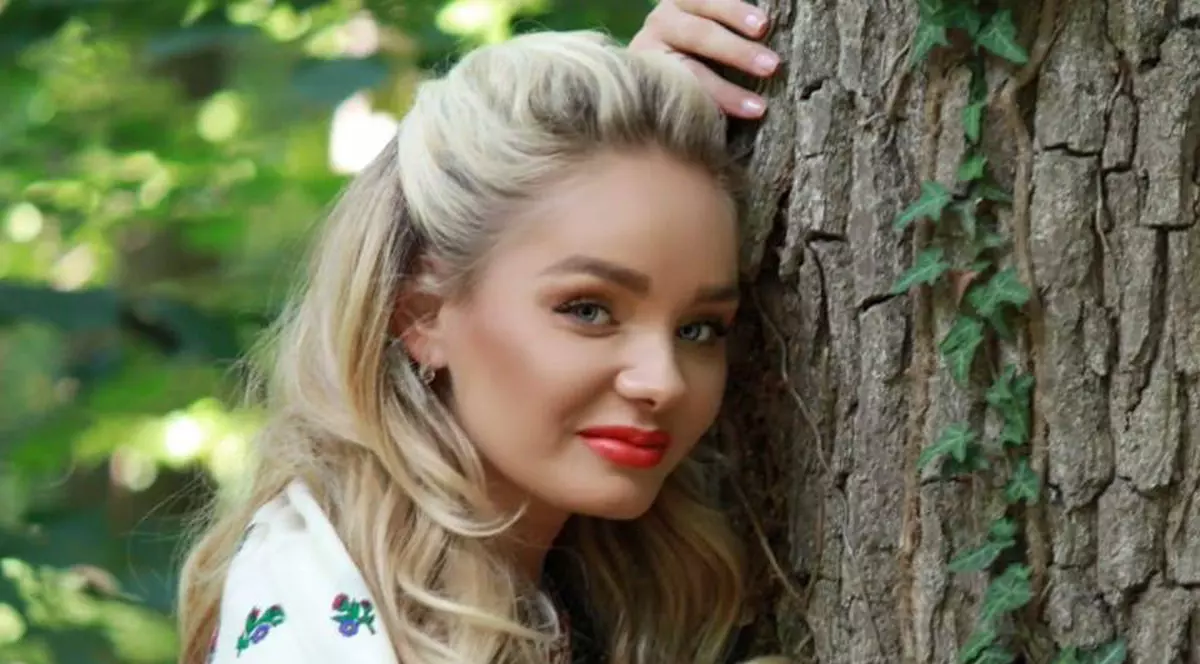 Maria Constantin, în dublu exemplar. "Care ești cea adevărată?"