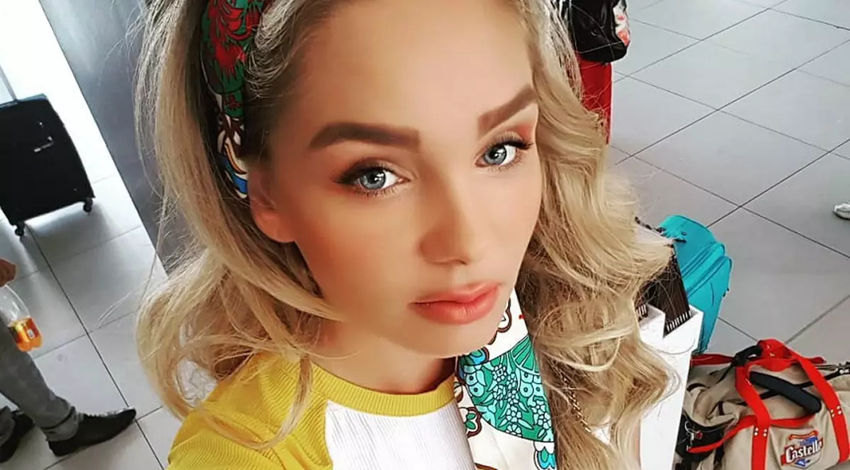 Maria Constantin a încins atmosfera pe plaja din Italia. Artista și-a etalat mândră bustul generos