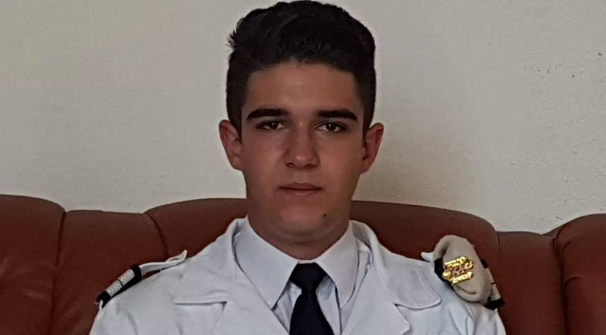 REPORTAJ/ Cornel Victor Barbu, românul admis la Academia Navală a SUA: “Bunica așa mi-a spus: cu un ochi plâng, dar cu altul sunt fericită"