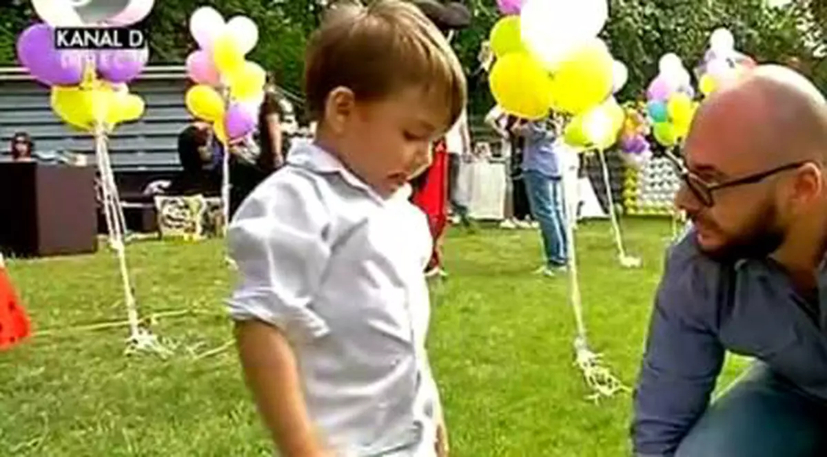 Ce l-a pus Cristi Mitrea pe fiul lui să-i arate. Băiețelul Andreei Mantea a cucerit pe toată lumea | VIDEO