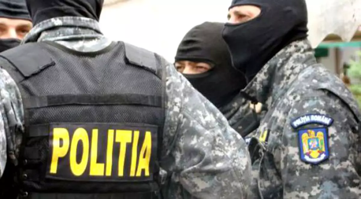 Suspecții de evaziune fiscală scapă de dosar. Percheziții ale polițiștilor
