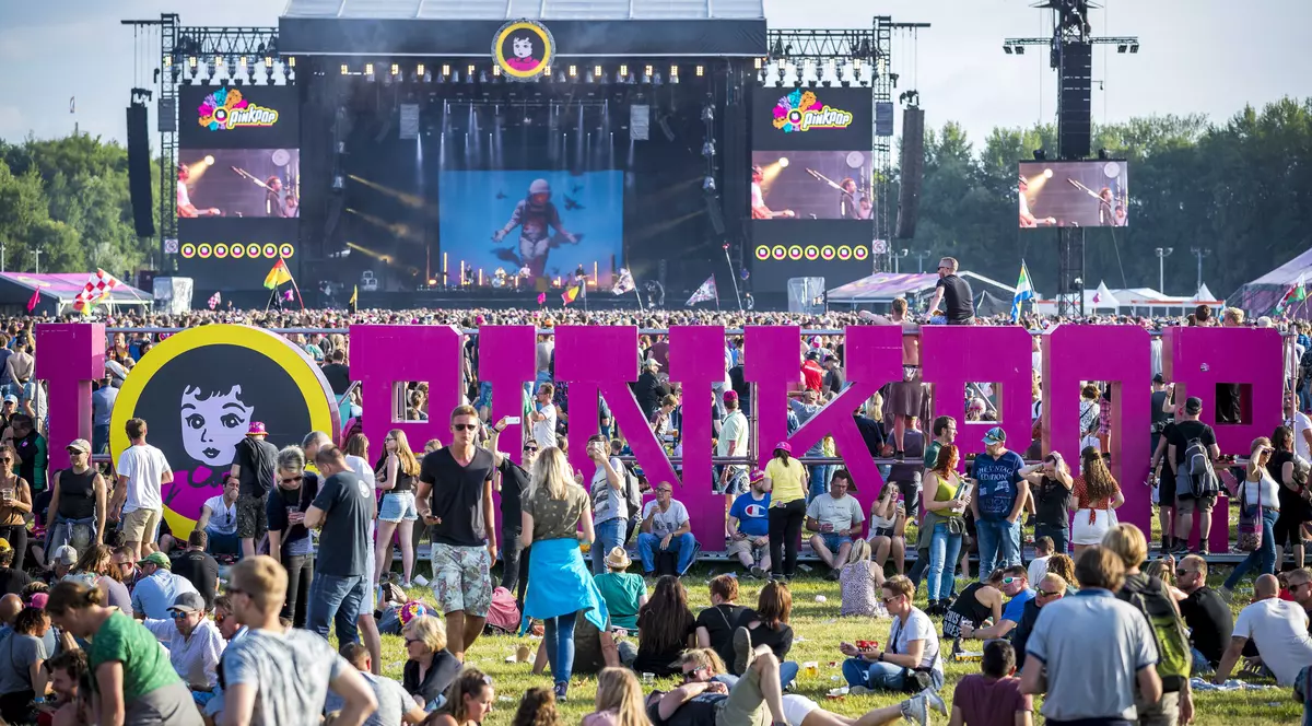 O camioneta a intrat în mulțime la un festival din Olanda