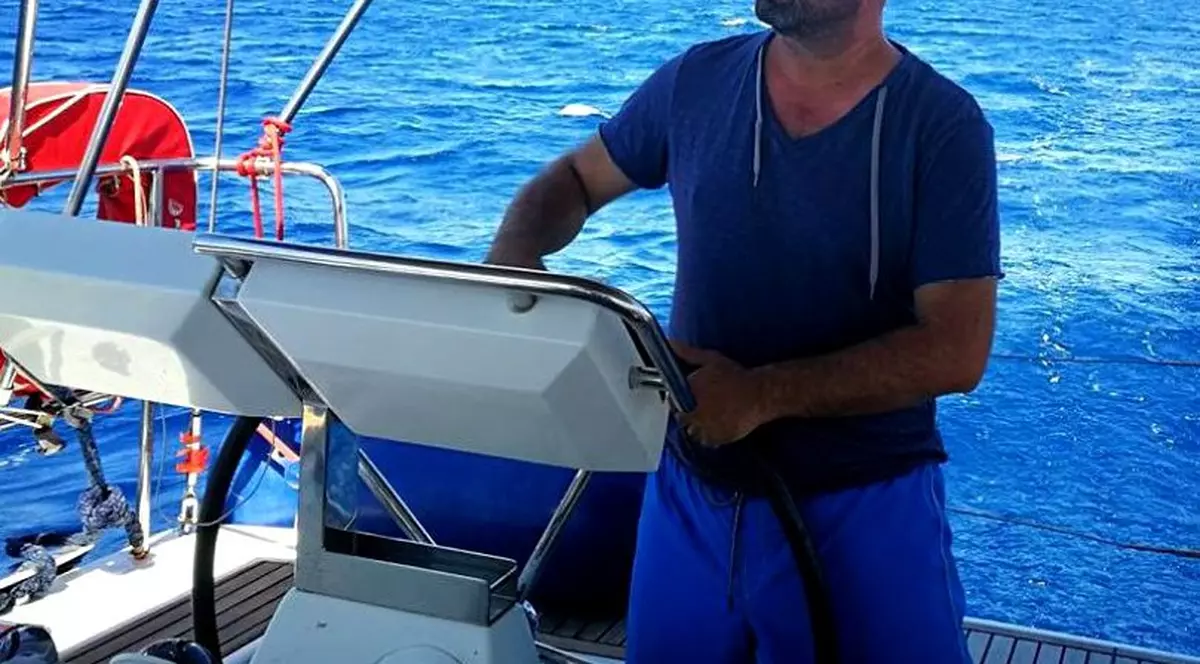 EXCLUSIV/Chef Cătălin Scărlătescu vrea să plece cu barca în jurul lumii. “Am permisul de sailing, rămâne să obțin clasa A”