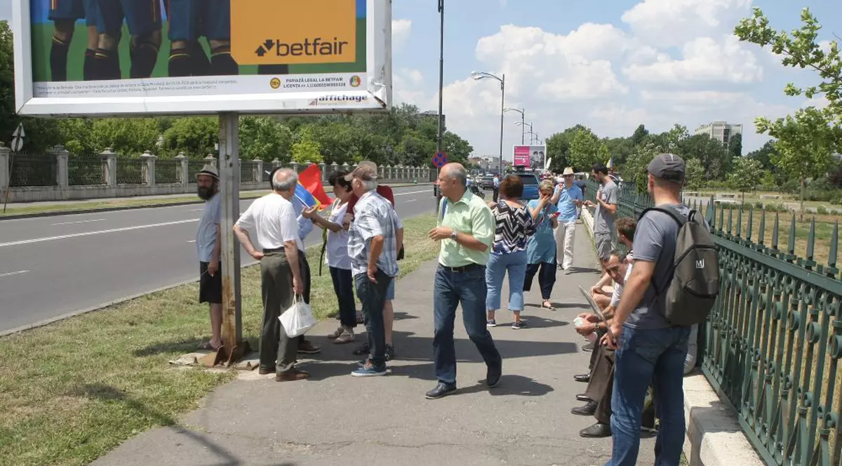 Protest, miercuri, la Palatul Parlamentului, sub sloganul „Ultimatum pentru PSD! Poporul are ultimul cuvânt”
