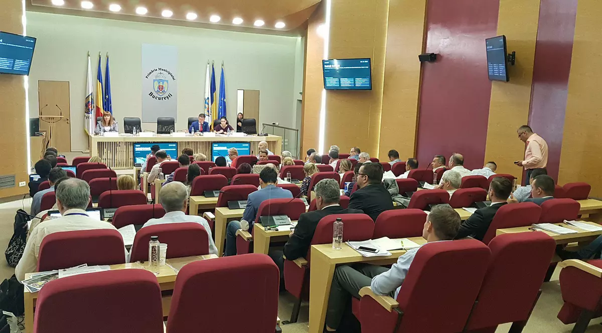 ANALIZĂ | Românii au dat peste 15 miliarde de lei pe servicii de telecomunicații. Topul furnizorilor de telefonie, cablu și internet