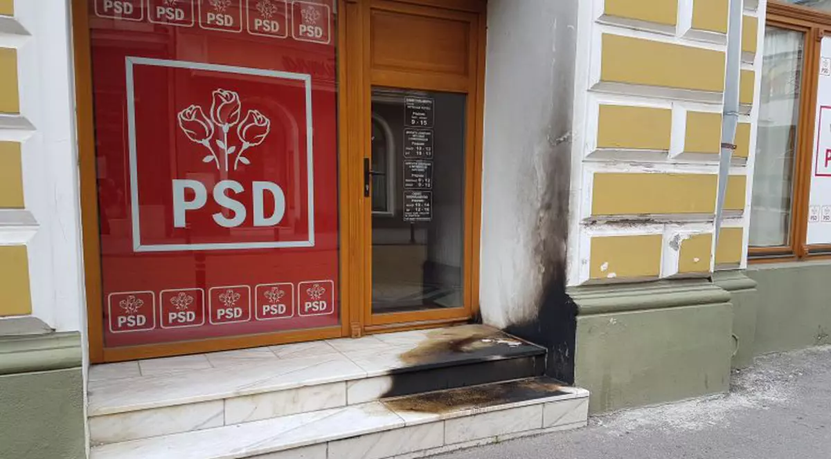 Sediul PSD Satu Mare a fost atacat cu sticle incendiare