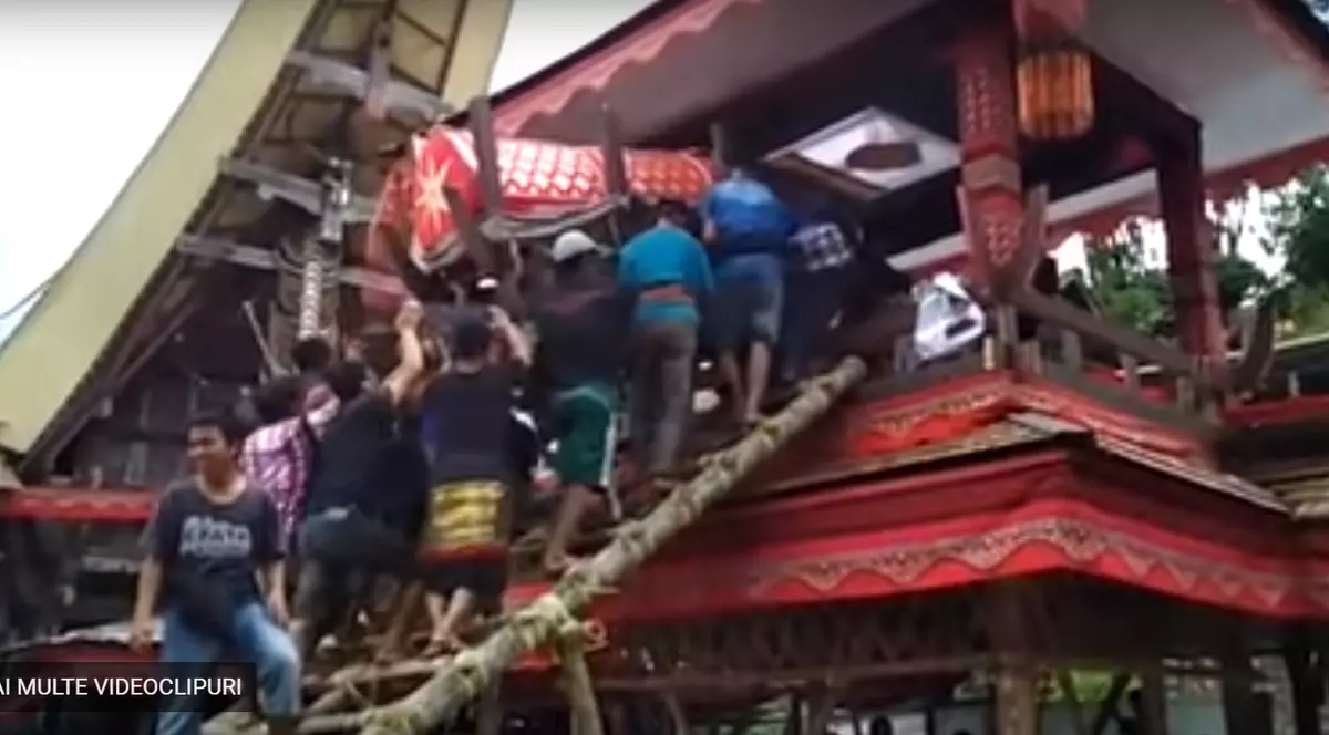 Un bărbat a murit strivit de sicriul mamei sale