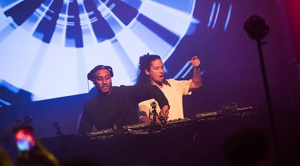 Sunnery James şi Ryan Marciano au fost prinși cu droguri pe aeroportul din Iași. Dj-ii olandezi au mixat la Festivalul Afterhills din Iași