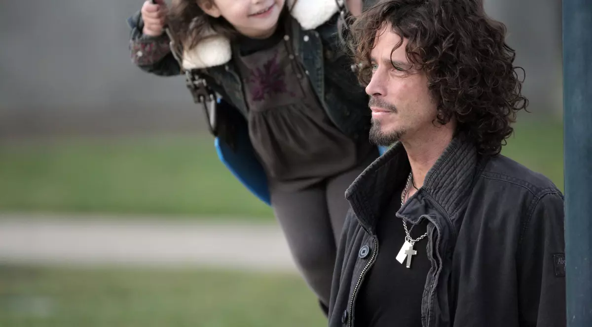 Tribut emoțional adus de fiica lui Chris Cornell tatălui ei. Duet de excepție înregistrat înainte de moartea artistului