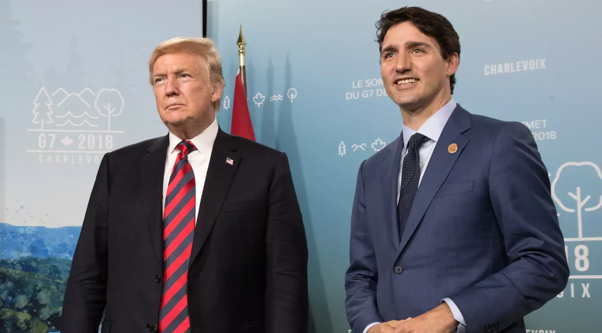 Premierul Canadei, acuzat de ”trădare”