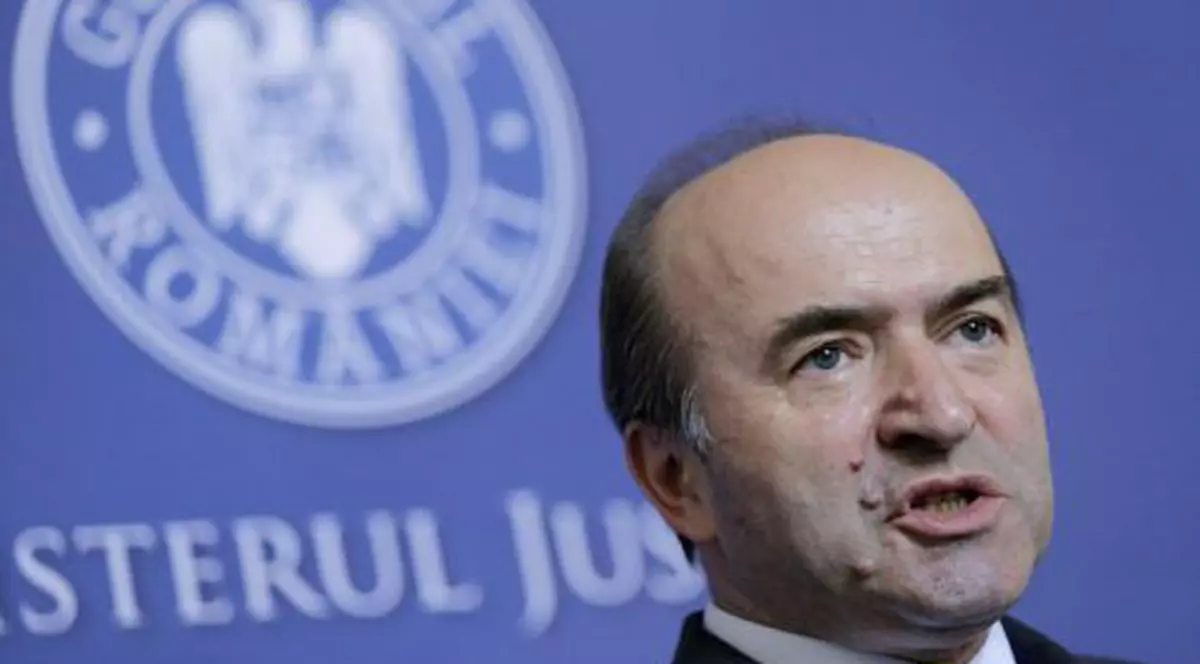 tudorel toader cere revocarea lui augustin lazar