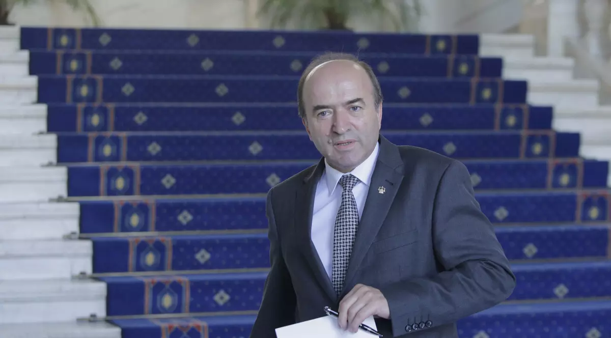 Ministrul Justiției, Tudorel Toader, spune că există o tentație a puterii de a se extinde și o dovadă a acestei situații ar fi sesizările privind conflicte juridice de natură constituțională care se discută la Curtea Constituțională, de aceea trebuie analizată problemă de delimitare a puterilor statului.