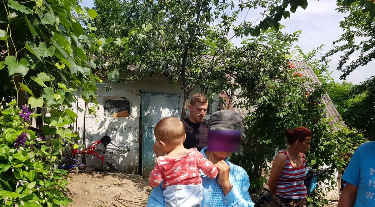 Surorile din Vaslui duse în comă aloolică la spital, date în asistență maternală