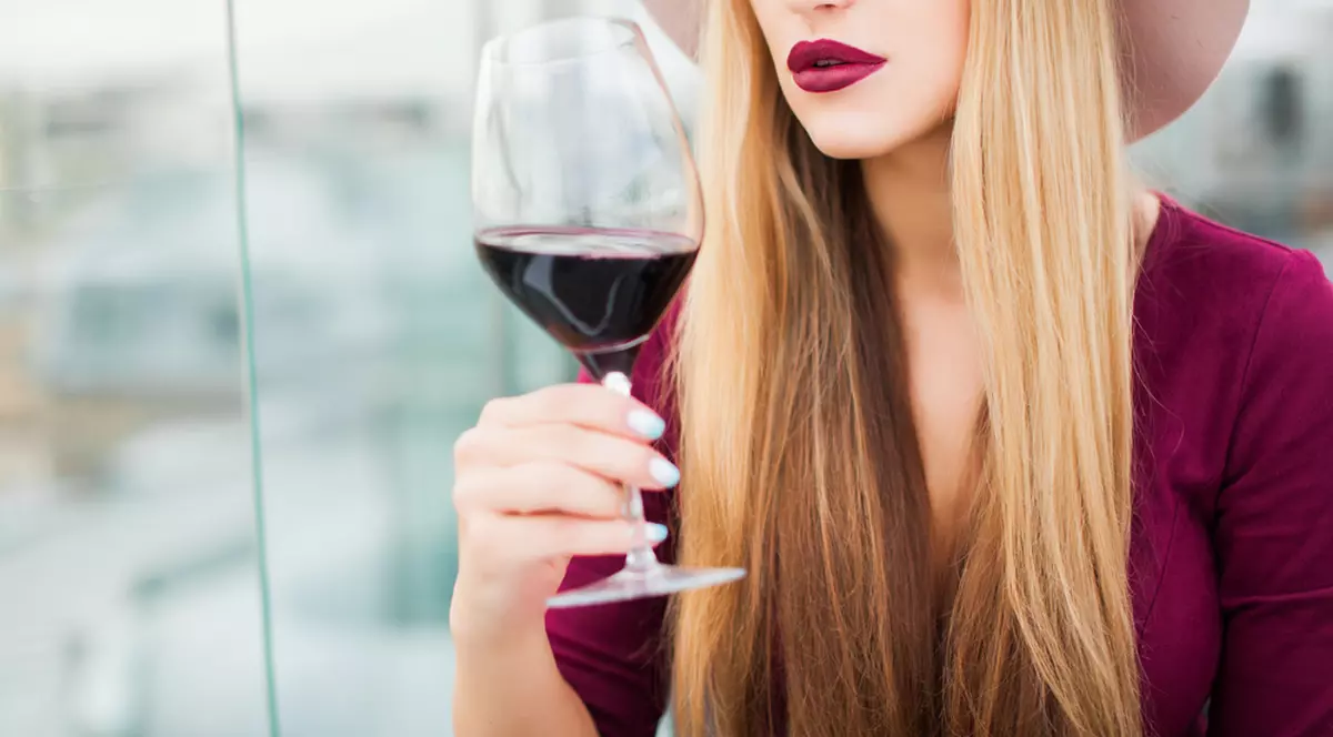 5 motive pentru care ar trebui să bei mai des vin roșu