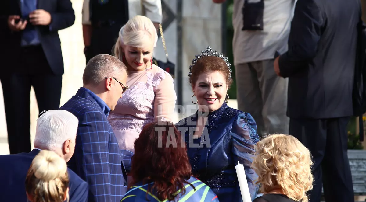 PRIMELE IMAGINI: Irina Loghin, pentru prima oară soacră, la 79 de ani. Irinuca s-a maritat azi!