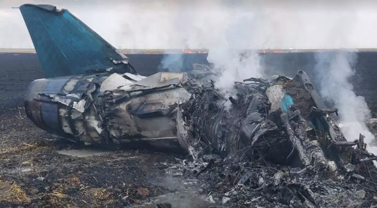 Imagini cu avionul MIG 21 Lancer, după ce s-a prăbușit