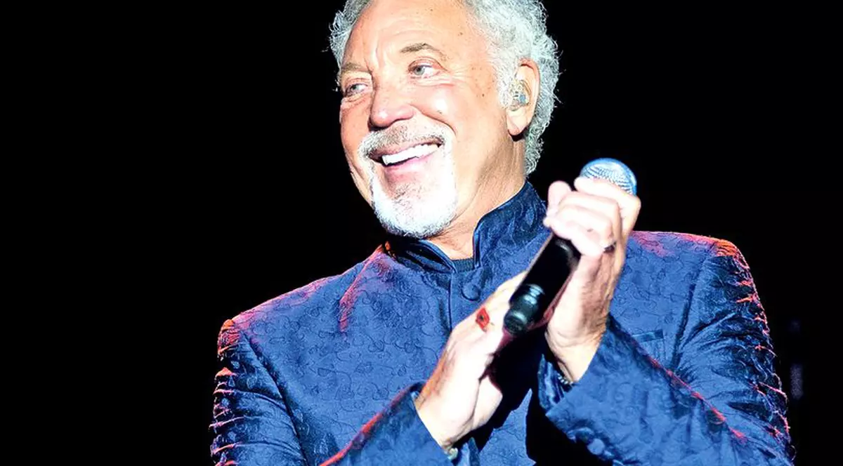 Tom Jones,