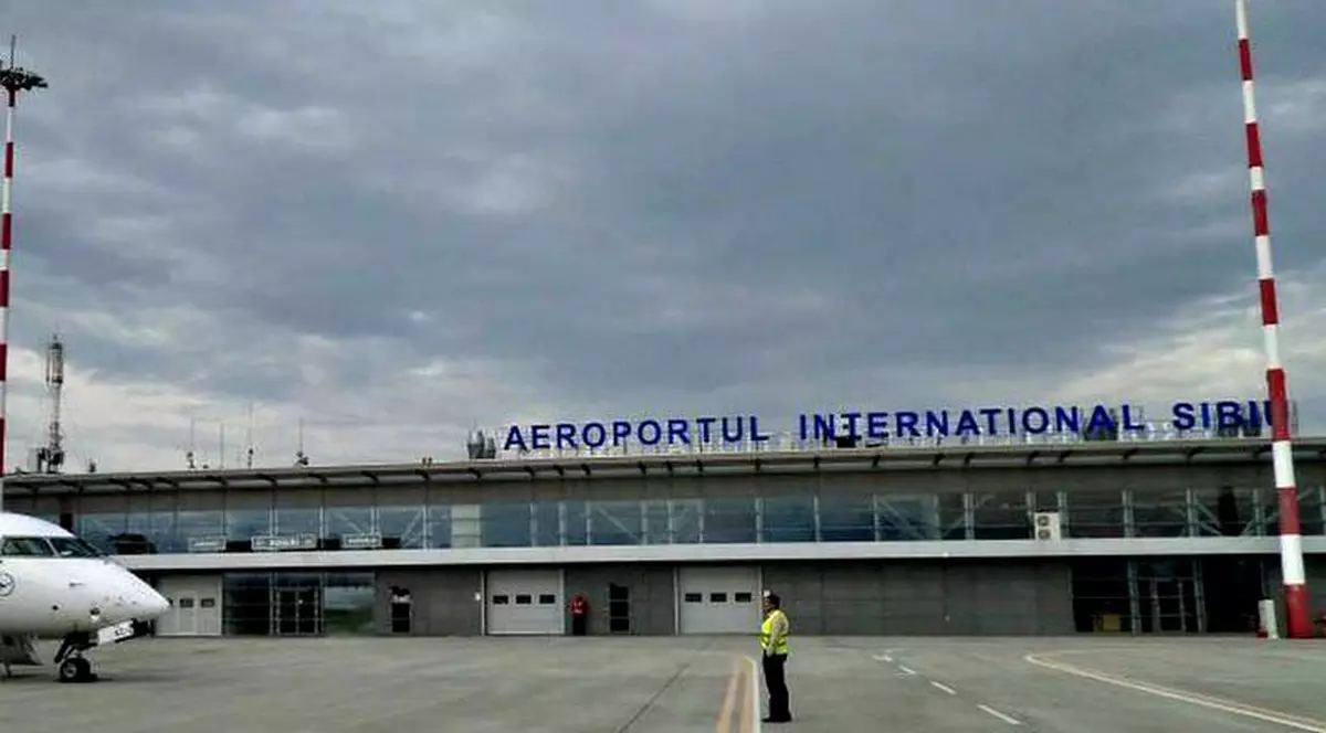 Aeroportul din Sibiu va avea o bibliotecă pentru pasageri. Aeroportul Internațional Sibiu, imagine de pe pistă
