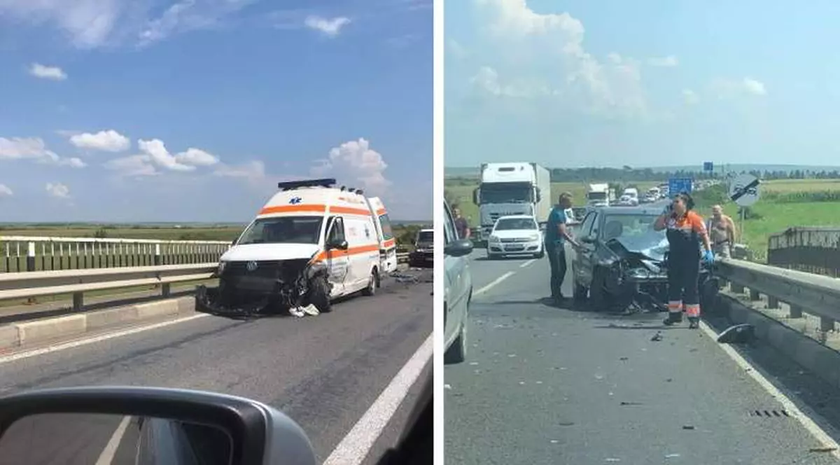 Ambulanță cu pacienți, implicată într-un accident în Remetea Mare,Timiș